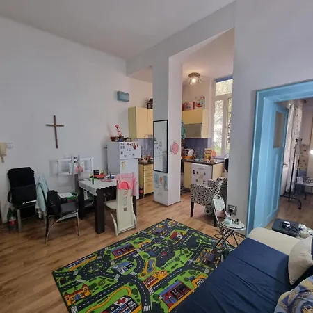 Πανσιόν Spavaca Soba S Zajednickim Kupatilom Ja Spavam U Prolaznoj Dnevnoj Sobi Βελιγράδι