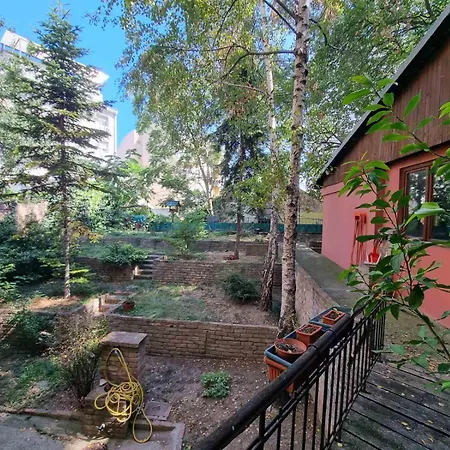 Spavaca Soba S Zajednickim Kupatilom Ja Spavam U Prolaznoj Dnevnoj Sobi Βελιγράδι